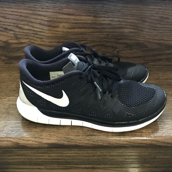 womens nike free 5.0 black and white